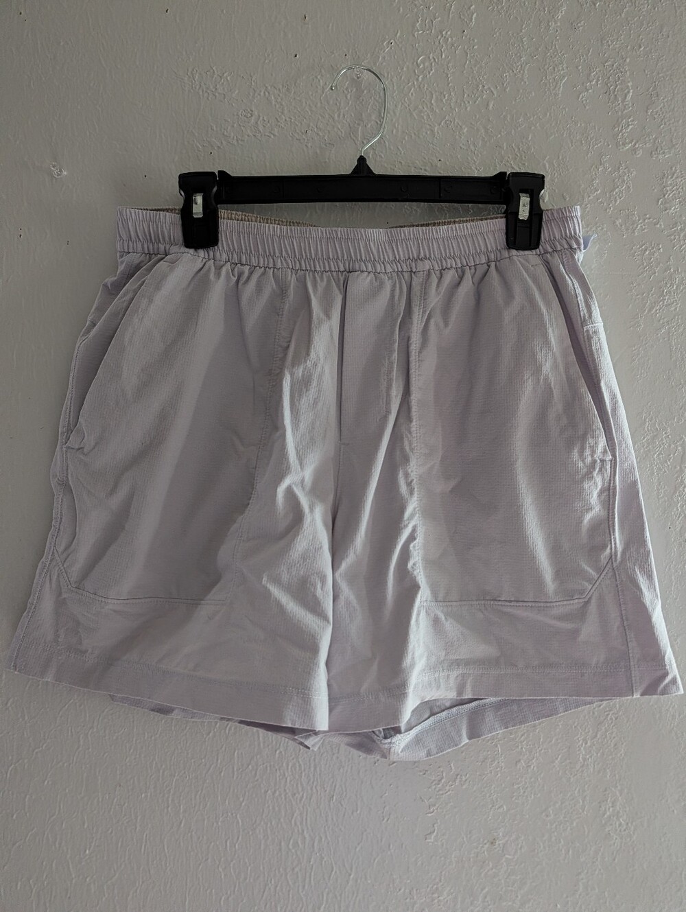 Lululemon Men's Light Gray Elastic-Waist Shorts